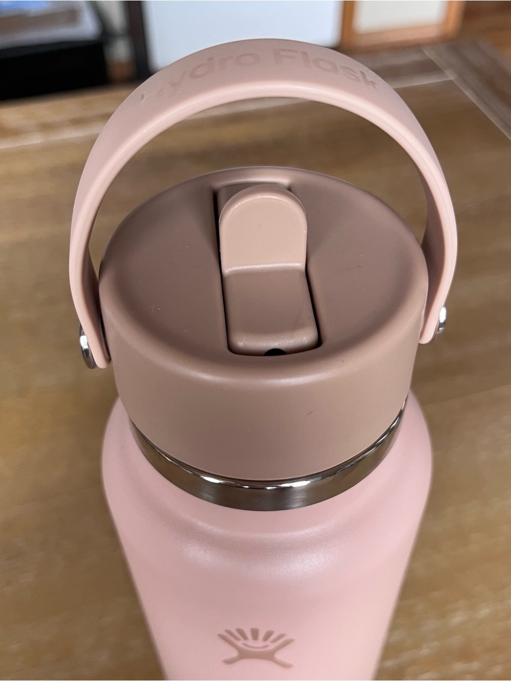 Hydro Flask 32oz Insulated Bottle with Carry Handle & Flip-top lid - Picture 3 of 9